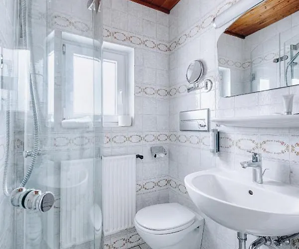 Weidegg - Garni Hotel 3*